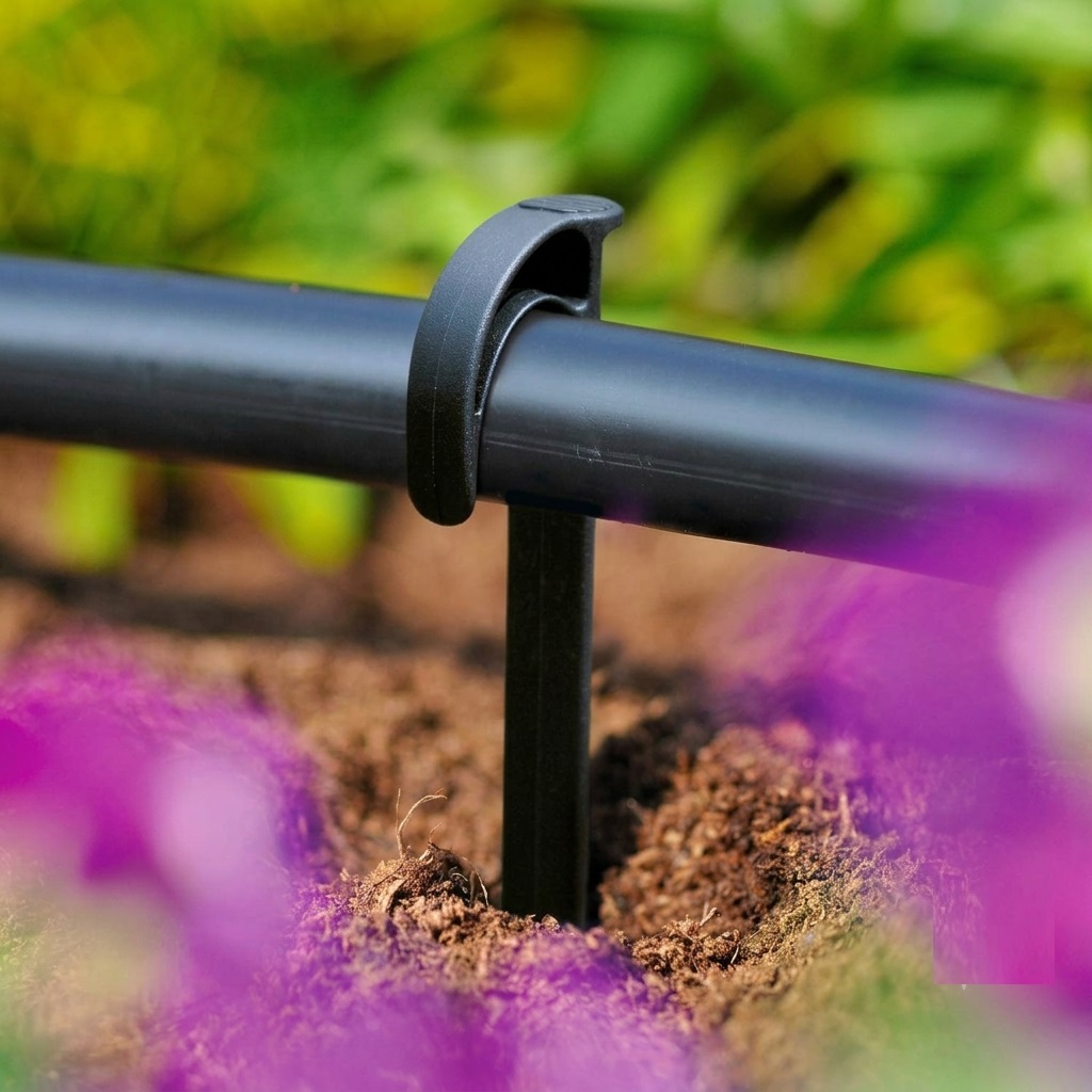 Hozelock Hose Stakes Black 13mm 22.2cm x 12cm x 1.6cm Pack of 5 2770 | Micro Tube Support Pegs | UV Stable Plastic Ground Anchors | Drip Irrigation System Lawn Watering | Supplied with Complete Fittings