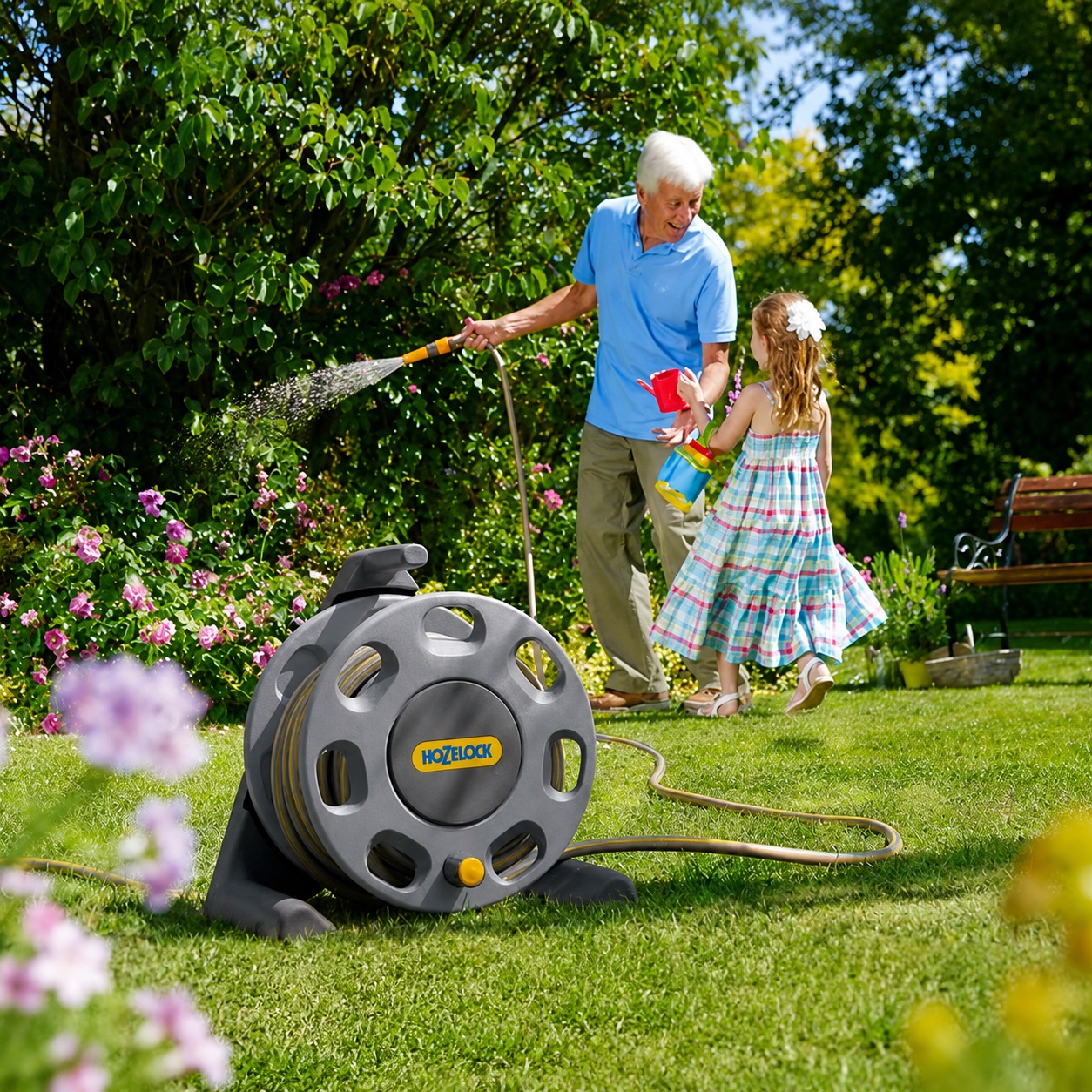 Hozelock Compact Hose Reel Grey 2410 | 30Mtr Total Capacity | Manual Hose Winder | Outdoor Hose Management System | Supplied with Complete Fittings