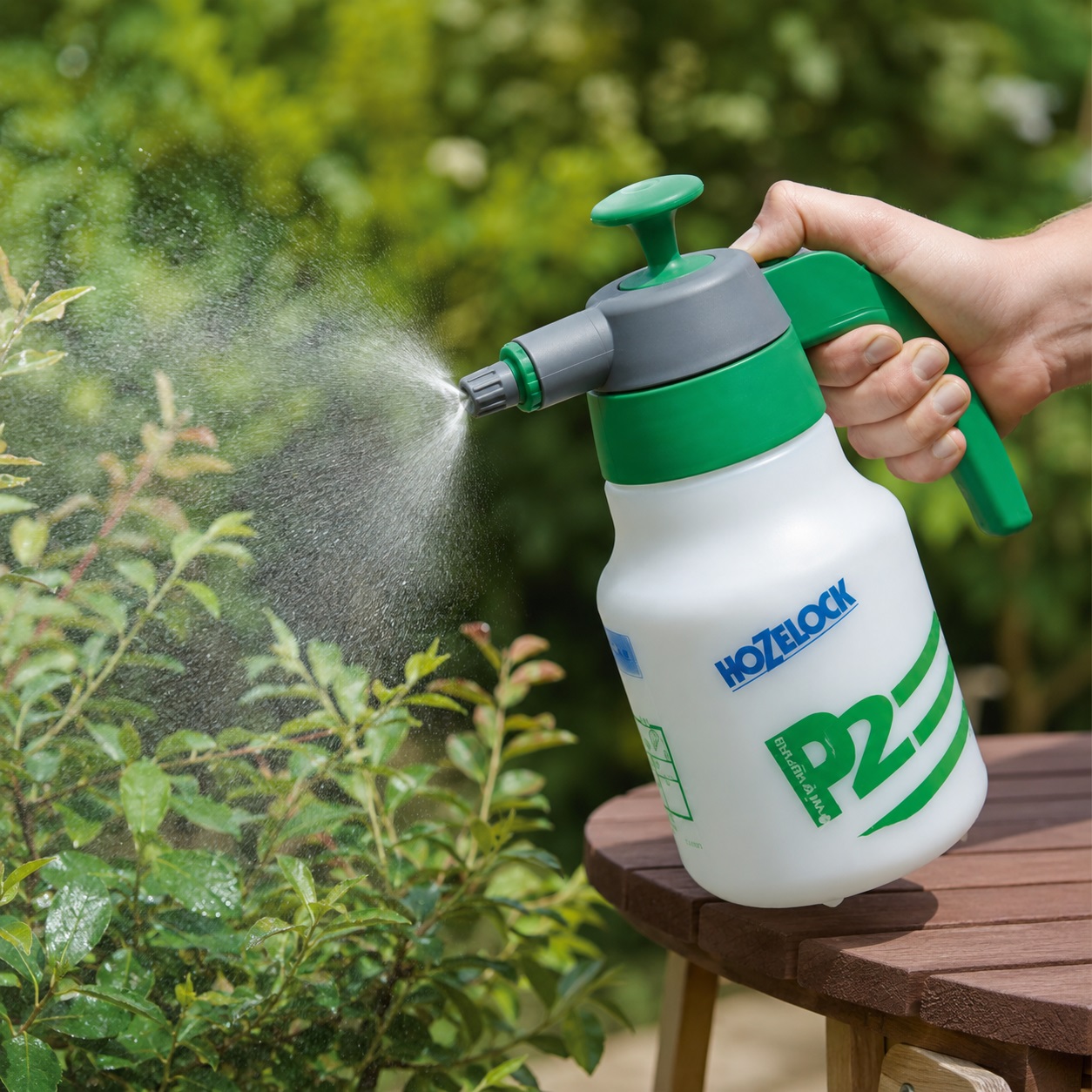 Hozelock Polyspray 2 Green and White 1.25Ltr | Watering Sprayer | Garden Spray Bottle for Plants | Insecticide Pesticide and Plant Feeding Sprayer | Supplied with Complete Fittings Hozelock Polyspray 2 Green and White 1.25Ltr | Watering Sprayer | Garden Spray Bottle for Plants | Insecticide Pesticide and Plant Feeding Sprayer | Supplied with Complete Fittings